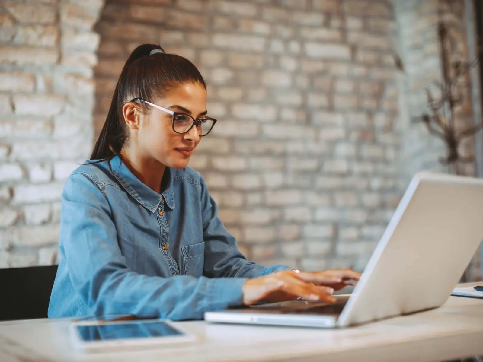 girl working on laptop